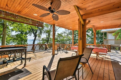 Lakefront Rutledge Home with Fire Pit and Private Dock Haus in Morristown