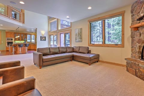 Lake Tahoe Home with Forest Views Ski At Heavenly! House in South Lake Tahoe