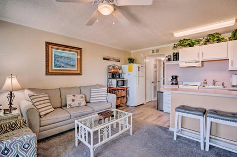 Isle of Palms Beachfront Condo with Balcony and Pool! Condo in Isle of Palms