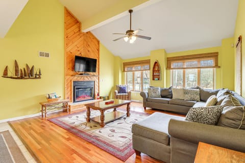 Albrightsville Retreat with Lake Access! Casa in Tunkhannock Township