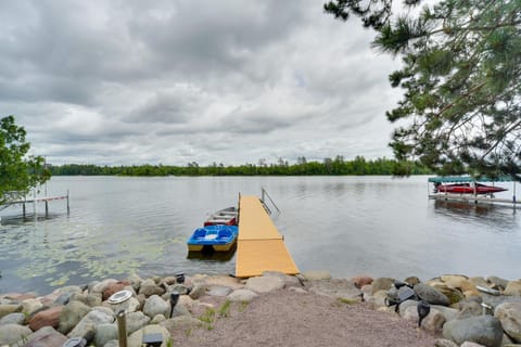 Solon Springs Getaway with Dock and Kayaks! Casa in Solon Springs