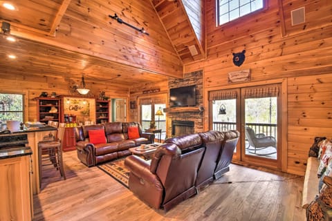 Private Cartecay River Home with Hot Tub and Game Room House in East Ellijay