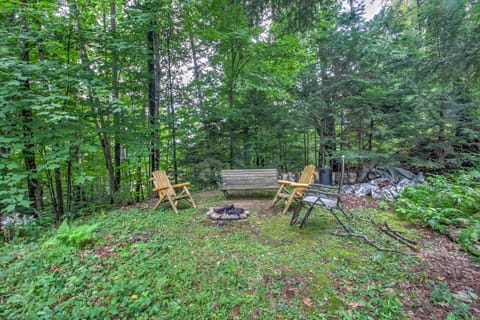 Rustic Intervale Hideaway with Deck and Wooded Views! House in Bartlett