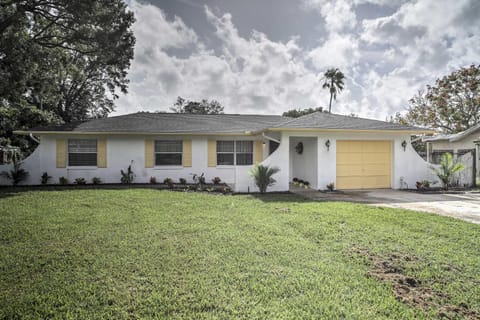 Quiet Home Near Shopping and 15 Miles From Orlando! Casa in Altamonte Springs