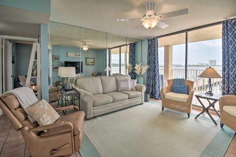 Waterfront Gulf Shores Condo with Patio, Pier and Pool Condominio in West Beach