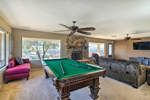 Bullhead City Home with Private Pool, Hot Tub and View House in Bullhead City