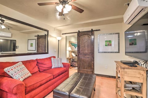 Pet-Friendly Tucson Casita Shared Hot Tub and Porch Haus in Catalina Foothills