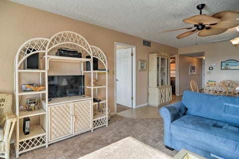 Waterfront Condo with Patio and Pool on Madeira Beach! Eigentumswohnung in Madeira Beach