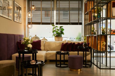 Lobby or reception, Lounge or bar, Other, Decorative detail, Seating area