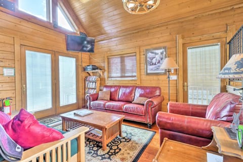 Spacious Fairplay Cabin with Deck and Dry Sauna! Haus in Park County