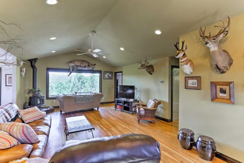Hermosa Home with Blackhills View, Gas Grill and Deck! House in East Custer