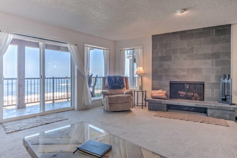 Lincoln City Beach Condo Clubhouse and Pool Access! Apartment in Lincoln Beach