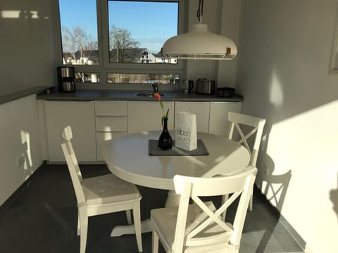 Kitchen or kitchenette, City view