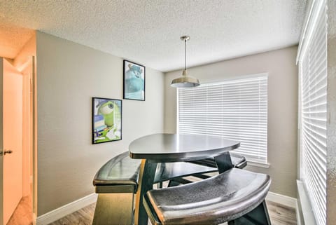 Disney Condo in Kissimmee with Hot Tub and Pool Access Apartment in Kissimmee