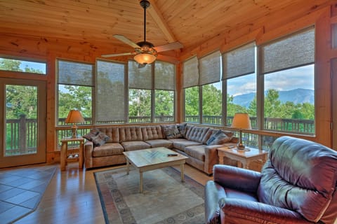 Mtn-View Cabin with Private Hot Tub in Gatlinburg! Cabin in Gatlinburg