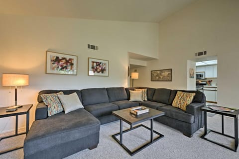Palm Springs Area Condo with Pool and Tennis Access! Condominio in Cathedral City