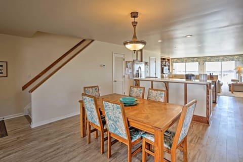Family-Friendly Vacation Home Steps to Beach! House in Sunset Beach