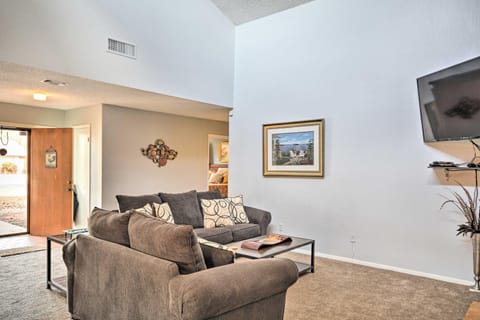 Lubbock Townhome with Grill Near TTU and Downtown! Haus in Lubbock