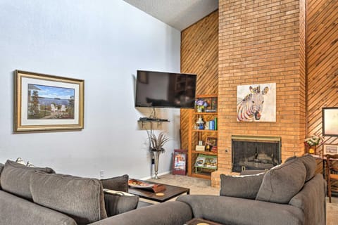 Lubbock Townhome with Grill Near TTU and Downtown! Haus in Lubbock