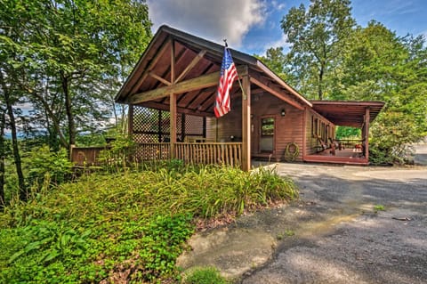 Cozy Sunset View Cabin with Hot Tub and Game Room! Maison in East Ellijay