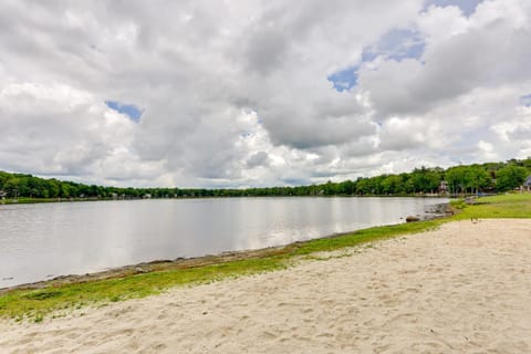 Serene Pocono Escape 4 Mi to Tobyhanna State Park Maison in Coolbaugh Township