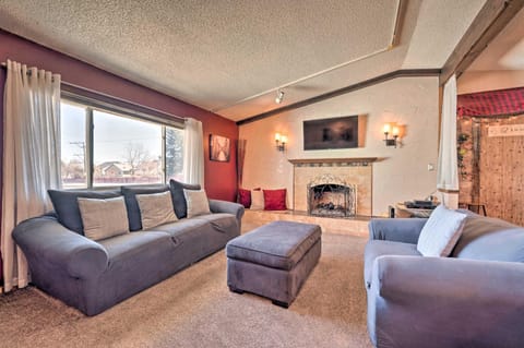 Arvada Home with Deck and Game Room Near Olde Town! Maison in Denver