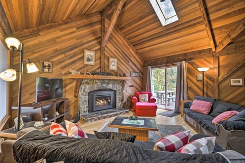 Riverfront Gold Bar Cabin with Hot Tub and Mtn Views! House in Washington