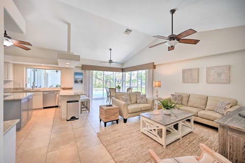 Waterfront Home with Pool, Spa and Dock Walk to Beach House in Marco Island