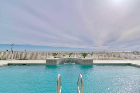 Beachfront Gulf Shores Condo with Patio, Pool Access Condo in West Beach