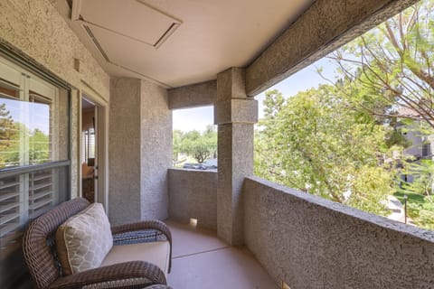 Scottsdale Condo with Private Balcony and Shared Pool! Apartment in Scottsdale