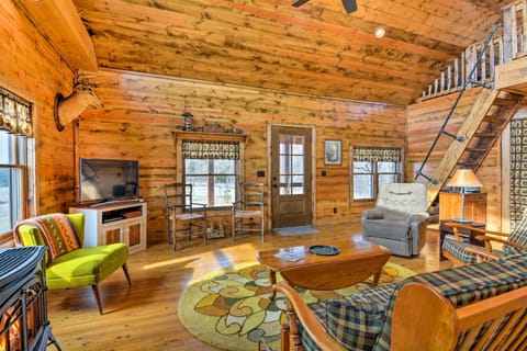 Greenfield Cabin with Screened-In Porch and Fire Pit! House in Ozark Mountains