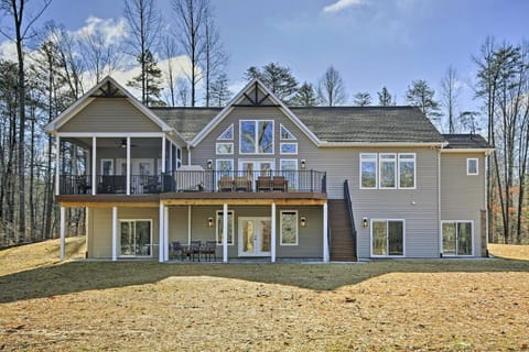Lake Anna Home with Dock and Private Shoreline! Maison in Lake Anna