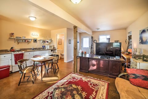 Cozy Rogers Studio Apt with Lake Access and Fire Pit! Eigentumswohnung in Beaver Lake