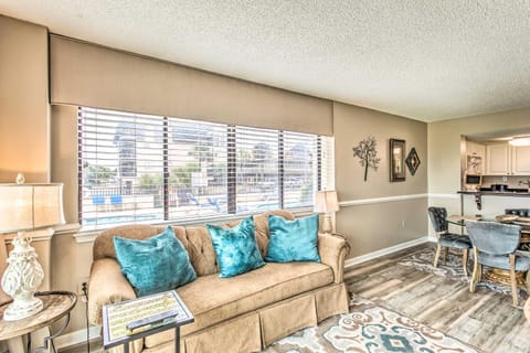 Myrtle Beach Oasis Pools, Patio and Stunning Views! Condominio in Myrtle Beach