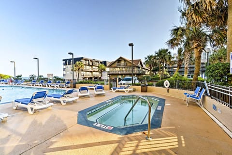 Myrtle Beach Oasis Pools, Patio and Stunning Views! Copropriété in Myrtle Beach