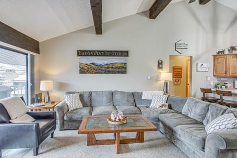 Colorado Escape with Pool Access and Mountain Views! Eigentumswohnung in Avon