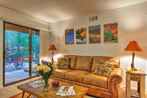 Romantic Sedona Suite with Patio Less Than 1Mi to Trails and Town Condo in Sedona