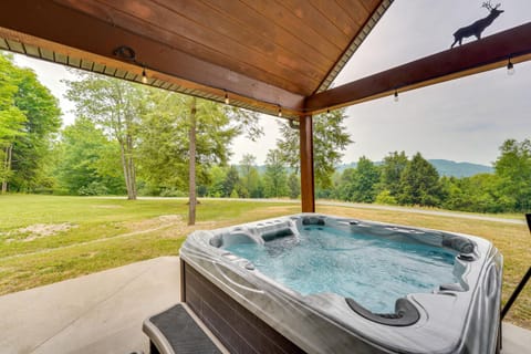 3-Acre Benezette Cabin with Hot Tub, Grill and Mtn View Casa in Allegheny River