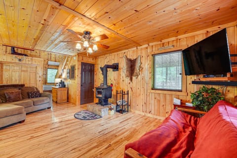 Cabin on Table Rock Lake with Hot Tub and Fire Pit! House in Oliver Township