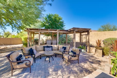 Cave Creek Getaway with Pool and Outdoor Kitchen! House in Phoenix