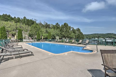 Lakefront Ozark Condo with Balcony and Seasonal Pool! Apartment in Ozark Mountains