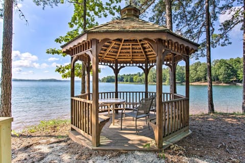 Keowee Keys Home with Mountains View and Lake Access! Condominio in Lake Keowee