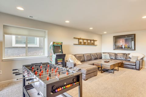 8 Mi to USAFA! Townhome with Game Room and Backyard House in Black Forest