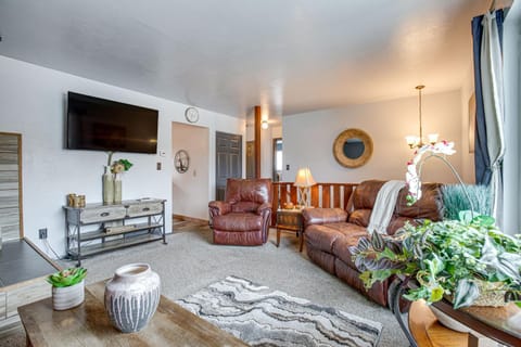 Kittredge Condo with Deck by Red Rocks, Hike and Ski! Condominio in Kittredge