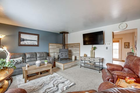 Kittredge Condo with Deck by Red Rocks, Hike and Ski! Condominio in Kittredge