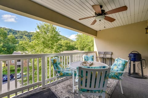 Indoor Pool Access Golf Getaway Near 76 Strip! Apartment in Branson