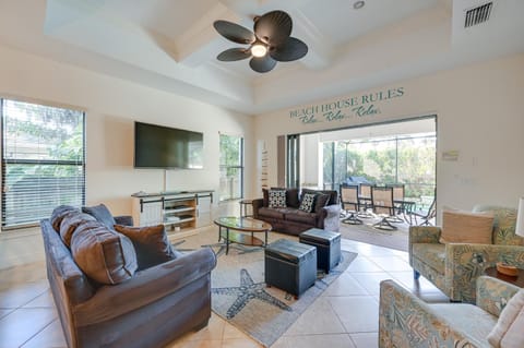 Chic Naples Retreat with Private Heated Pool and Lanai Casa in Naples Park