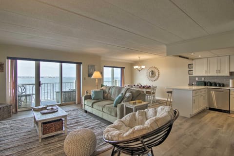 Bayfront Maryland Condo with Pool Access and Boardwalk Copropriété in Ocean City