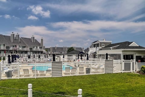 Bayfront Maryland Condo with Pool Access and Boardwalk Condo in Ocean City