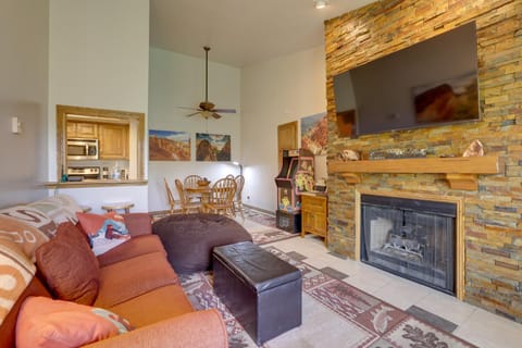 Ski-In and Ski-Out Brian Head Condo with Pool Access! Copropriété in Brian Head